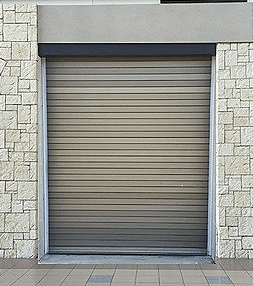 https://www.industrialrollupdoors.com/wp-content/uploads/2020/08/Commercial-Roll-Up-Metal-Door-%E2%80%93-Manual.png